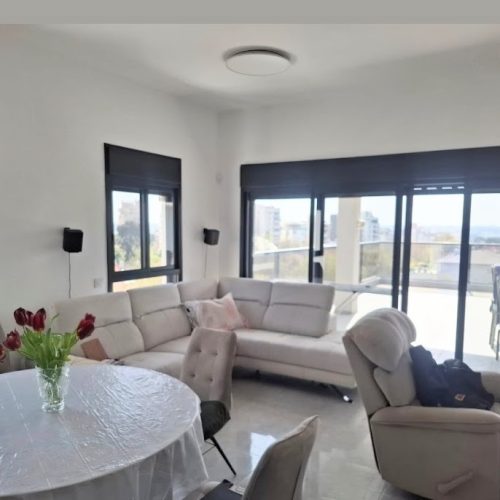 Screenshot_20260420_092658_WhatsAppBusiness