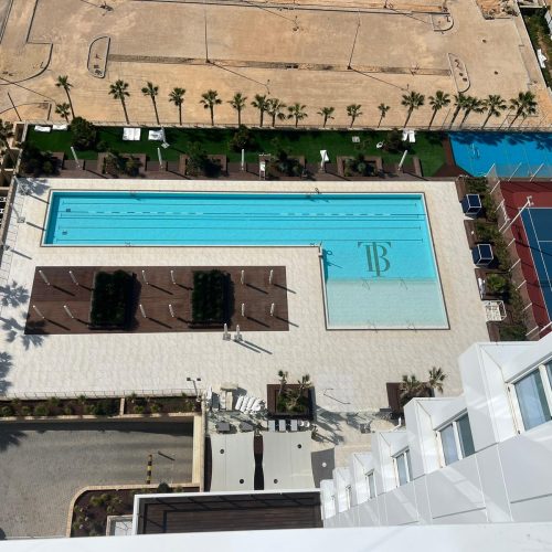 בריגה טאוורס - בריכה